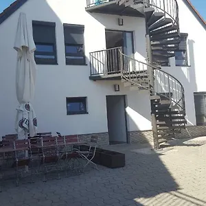 Zum Bayrisch Pub Apartment Weißenhorn