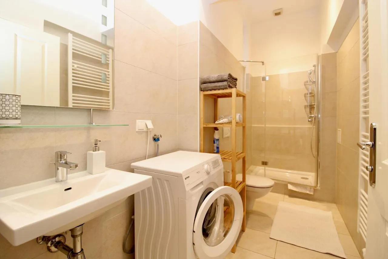 Classy Apartment In The Heart Of Vienna 0*,